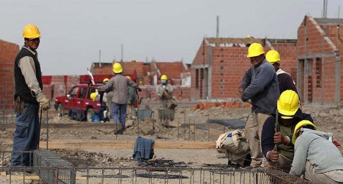 Las empresas de la construcción se oponen a que el Gobierno otorgue obra pública a las cooperativas 