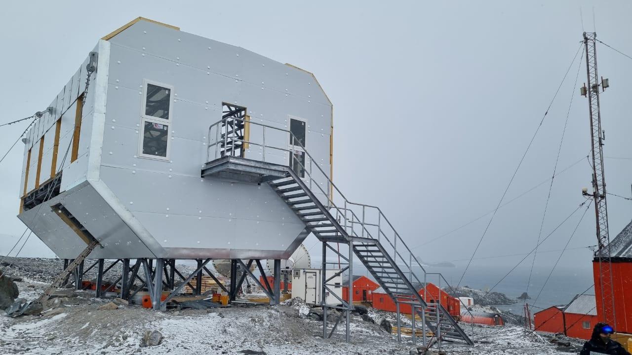 Laboratorios científicos antárticos - ventanas fabricadas por KLOSS ABERTURAS. 