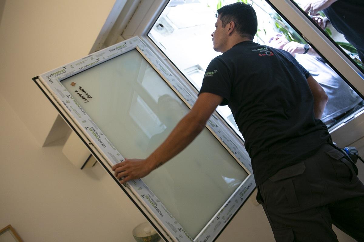 En un solo día de trabajo es posible hacer el recambio de las ventanas por unas más eficientes de PVC 